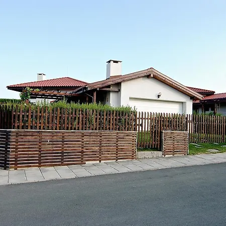 Villa Ivanovi Kolibi Lozenec